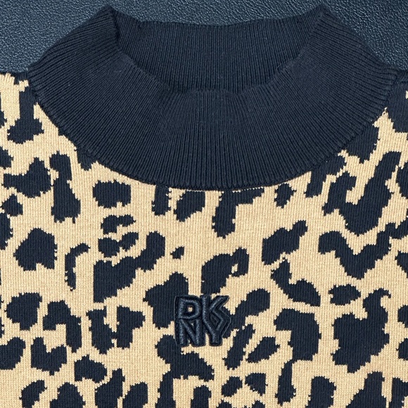 DKNY Jeans Black & Tan Leopard Knit Top - Picture 2 of 7
